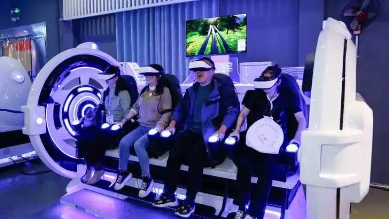 VR大空间体验馆社交玩法成新趋势,多人协作与竞技如何重塑线下娱乐
