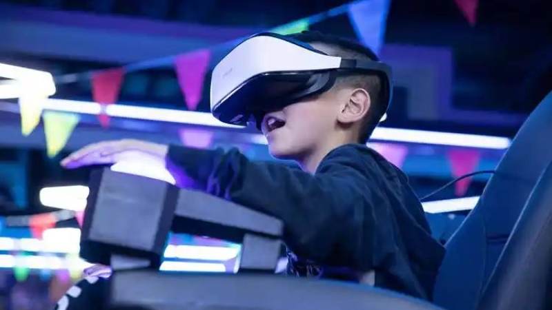 VR体验馆新项目情报速递：线下沉浸娱乐的下一站方向
